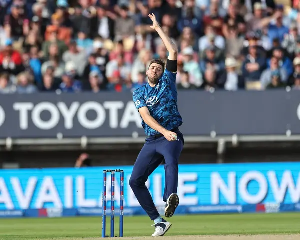 İngiltere 'den Jamie Overton, 29 Mayıs 2025' te İngiltere Edgbaston, Birmingham 'da Batı Hint Adaları' na karşı 1.