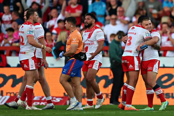 Hull KR 'dan Mikey Lewis, 30 Mayıs 2025' te İngiltere 'nin Hull kenti Kingston' da oynanan Sewell Group Craven Park 'ta oynanan 13.