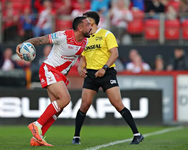 Hull KR 'dan Elliot Minchella, 30 Mayıs 2025' te İngiltere 'nin Hull kenti Kingston' da oynanan Sewell Group Craven Park 'ta oynanan 13.