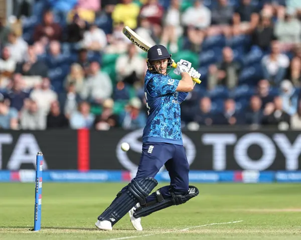 İngiltere 'den Joe Root, 1 Haziran 2025' te Sofya Bahçeleri Kriket Sahası, Cardiff, İngiltere 'de 2.