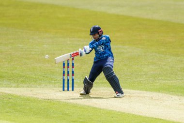 İngiltere 'den Sophia Dunkley, 4 Haziran 2025' te Birleşik Krallık 'ın Leicester kentindeki Uptonsteel County Ground' da Uluslararası İngiliz Kadınlar Batı Hint Adalarına Karşı 2.