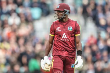 Batı Hint Adaları 'ndan Justin Greaves, 3 Haziran 2025' te Kia Oval, Londra, Birleşik Krallık 'ta 3. Metro Bank ODI İngiltere - Batı Hint Adaları maçında Ben Duckett tarafından yakalandıktan sonra oyun alanından ayrıldı.