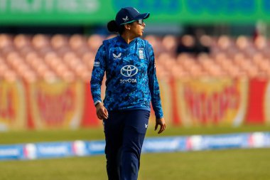 İngiltere 'den Sophia Dunkley, İngiltere 2. Metro Bankası ODI Uluslararası İngiltere Kadınlar Batı Hint Adalarına Karşı Uptonsteel County Ground, Leicester, Birleşik Krallık 4 Haziran 2025' de görülüyor.