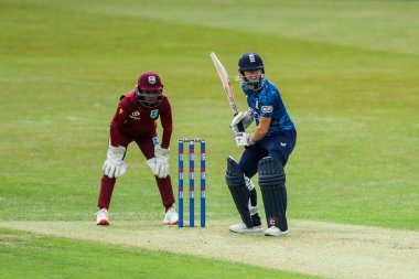 İngiltere 'den Emma Lamb 4 Haziran 2025' te Uptonsteel County Ground, Leicester 'da Uluslararası İngiltere Kadınlar Batı Hint Adalarına Karşı 2.