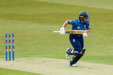 İngiltere 'den Alice Capsey 2. Metro Bankası ODI Uluslararası İngiltere Kadınlar Batı Hint Adalarına Karşı Uptonsteel County Ground, Leicester, Birleşik Krallık, 4 Haziran 2025
