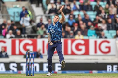 İngiltere 'den Brydon Carse, 3 Haziran 2025' te Kia Oval, Londra, İngiltere 'de düzenlenen 3.