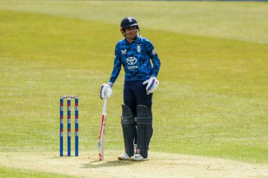 İngiltere 'den Sophia Dunkley, 4 Haziran 2025' te Birleşik Krallık 'ın Leicester kentindeki Uptonsteel County Ground' da Uluslararası İngiliz Kadınlar Batı Hint Adalarına Karşı 2.