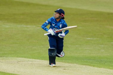 İngiltere 'den Sophia Dunkley 2. Metro Bankası ODI Uluslararası İngiltere Kadınlar Batı Hint Adalarına Karşı Uptonsteel County Ground, Leicester, Birleşik Krallık, 4 Haziran 2025