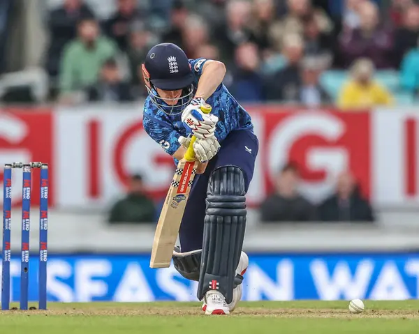 İngiltere 'den Harry Brook, 3 Haziran 2025' te Kia Oval, Londra, İngiltere 'de düzenlenen 3.