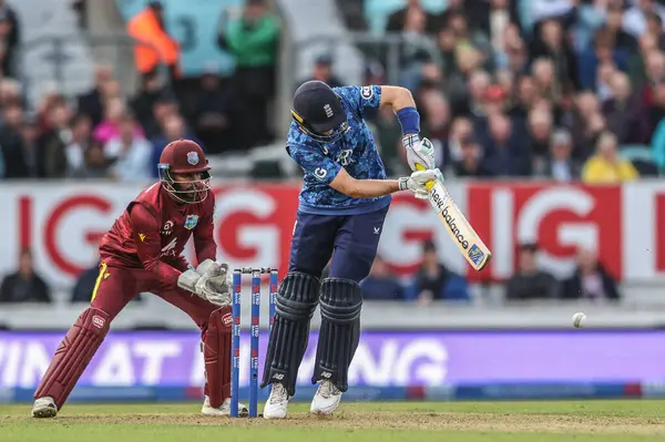 İngiltere 'den Joe Root, 3 Haziran 2025' te Kia Oval, Londra, İngiltere 'de 3.