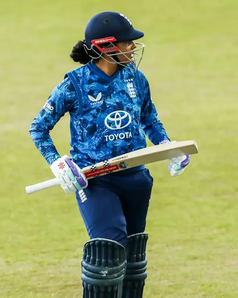 İngiltere 'den Sophia Dunkley, 24 Haziran 2025' te Uptonsteel County Ground, Leicester, Birleşik Krallık 'ta Uluslararası İngiliz Kadınlarına Karşı 2.