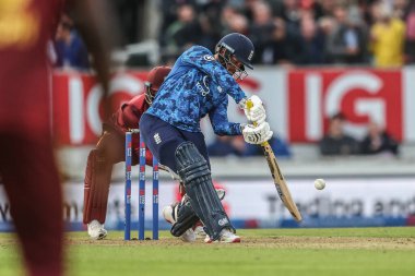 İngiltere 'den Ben Duckett topu Batı Hint Adaları' ndan Roston Chase 'in ellerine atıyor. 3. Metro Bankası ODI İngiltere Batı Hint Adaları' na karşı Kia Oval, Londra, İngiltere, 3 Haziran 2025