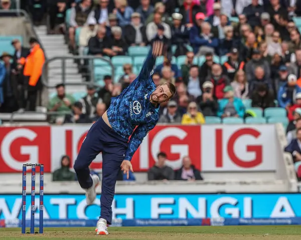 İngiltere Valeleri, 3 Haziran 2025 'te Londra, Kia Oval' de Batı Hint Adaları 'na karşı 3. Metro Bank ODI İngiltere maçında topu verecek.