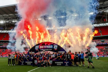 Wigan Warriors, 7 Haziran 2025 'te Wembley Stadyumu' nda oynanan Betfred Kadınlar Meydan Okuma Kupası finalinin ardından kupayı kaldırdı.