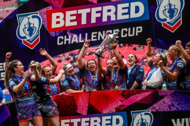 Wigan Warriors, 7 Haziran 2025 'te Wembley Stadyumu' nda oynanan Betfred Kadınlar Meydan Okuma Kupası finalinin ardından kupayı kaldırdı.