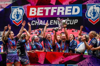 Wigan Warriors, 7 Haziran 2025 'te Wembley Stadyumu' nda oynanan Betfred Kadınlar Meydan Okuma Kupası finalinin ardından kupayı kaldırdı.