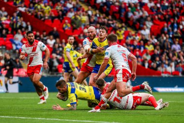 Warrington Wolves 'tan Marc Sneyd, 7 Haziran 2025' te Wembley Stadyumu 'nda oynanan Betfred Challenge Cup Final Warrington Wolves vs Hull KR karşılaşmasında mücadele etti.