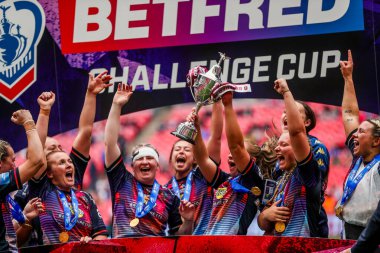 Wigan Warriors, 7 Haziran 2025 'te Wembley Stadyumu' nda oynanan Betfred Kadınlar Meydan Okuma Kupası finalinin ardından kupayı kaldırdı. 