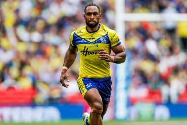 Warrington Wolves 'tan Rodrick Tai, 7 Haziran 2025' te Londra, Wembley Stadyumu 'nda oynanan Betfred Challenge Cup Final Warrington Wolves vs Hull KR karşılaşmasında iş başında.