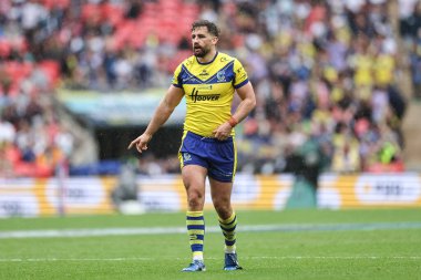 Warrington Wolves 'dan Toby King, 7 Haziran 2025' te Wembley Stadyumu 'nda oynanan Betfred Challenge Cup Final Warrington Wolves vs Hull KR maçında takım arkadaşlarına talimat verdi.