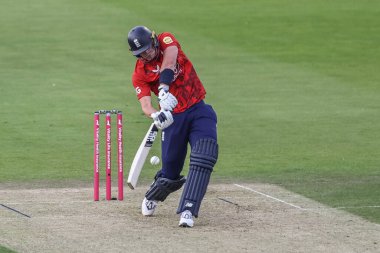 İngiltere 'den Jamie Smith, 6 Haziran 2025' te Banks Homes Riverside Stadyumu 'nda oynanan 1. Vitality T20 Uluslararası Serisi' nde 6 sayı kaydetti.