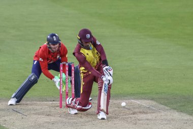 Batı Hint Adaları 'ndan Roston Chase, 1. Vitality T20 Uluslararası Serisi sırasında Banks Riverside Stadyumu, Chester-le-street, 6 Haziran 2025' te İngiltere ve Batı Hint Adaları 'nda 4 sayı kaydetti.