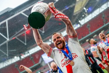 Hull KR, Betfred Challenge Kupası 'nı 7 Haziran 2025' te Wembley Stadyumu 'nda oynanan Betfred Challenge Cup final Warrington Wolves vs Hull KR maçından sonra kaldırdı.