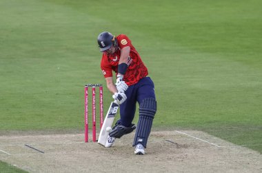 İngiltere 'den Jamie Smith, 6 Haziran 2025' te Banks Homes Riverside Stadyumu 'nda oynanan 1. Vitality T20 Uluslararası Serisi' nde 6 sayı kaydetti.