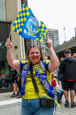 Taraftarlar, Wembley Stadyumu 'na 7 Haziran 2025' te oynanan Betfred Challenge Cup Final Warrington Wolves vs Hull KR karşılaşmasından önce geldi.
