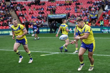 Warrington Wolves 'tan Joe Philbin 7 Haziran 2025' te Wembley Stadyumu 'nda oynanan Betfred Challenge Cup Final Warrington Wolves vs Hull KR maçında ısınma turunda