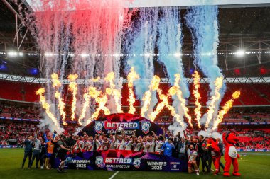 Hull KR, Betfred Challenge Kupası 'nı 7 Haziran 2025' te Wembley Stadyumu 'nda oynanan Betfred Challenge Cup final Warrington Wolves vs Hull KR maçından sonra kaldırdı.