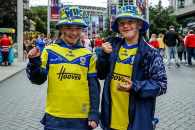 Taraftarlar, Wembley Stadyumu 'na 7 Haziran 2025' te oynanan Betfred Challenge Cup Final Warrington Wolves vs Hull KR karşılaşmasından önce geldi.