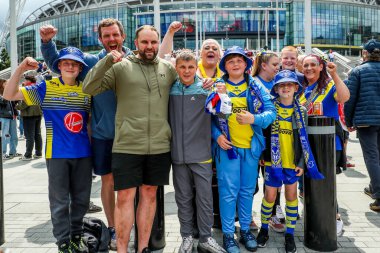 Taraftarlar, Wembley Stadyumu 'na 7 Haziran 2025' te oynanan Betfred Challenge Cup Final Warrington Wolves vs Hull KR karşılaşmasından önce geldi.