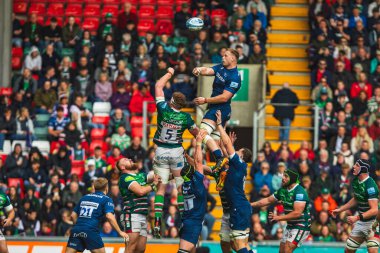 Leicester Tigers 'dan Ollie Chessum ve Satış Köpekbalığı JL du Preez Gallagher Premiership Play-off' unda Leicester Tigers 'a karşı Satış Köpekbalıkları Mattioli Woods Road Stadyumu, Leicester, İngiltere, 7 Haziran 2025