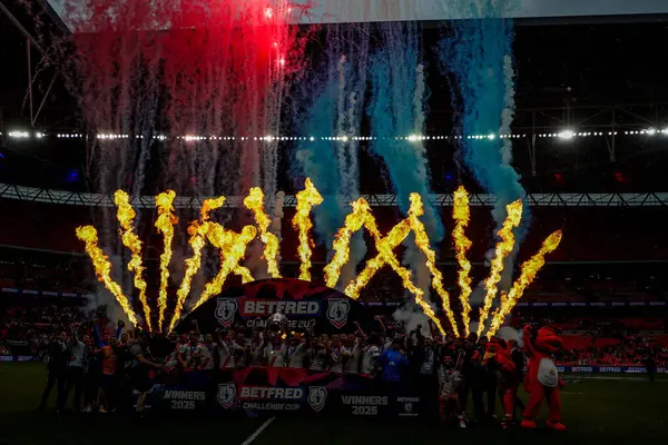 Hull KR, Betfred Challenge Kupası 'nı 7 Haziran 2025' te Wembley Stadyumu 'nda oynanan Betfred Challenge Cup final Warrington Wolves vs Hull KR maçından sonra kaldırdı.