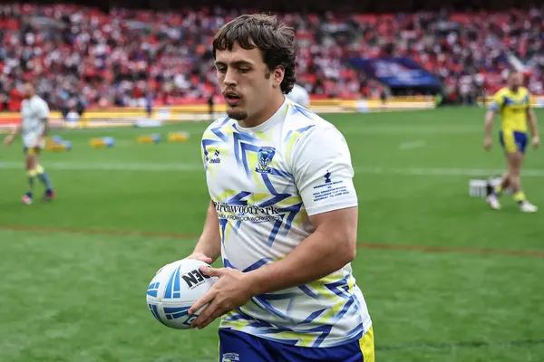 Warrington Wolves 'tan Max Wood 7 Haziran 2025' te Wembley Stadyumu 'nda oynanan Betfred Challenge Cup Final Warrington Wolves vs Hull KR maçında ısınma turunda