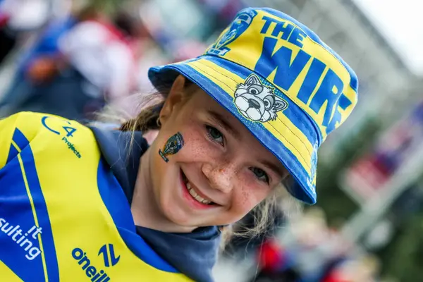 Taraftarlar, Wembley Stadyumu 'na 7 Haziran 2025' te oynanan Betfred Challenge Cup Final Warrington Wolves vs Hull KR karşılaşmasından önce geldi.