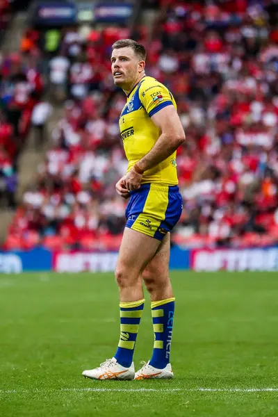 Warrington Wolves 'tan Lachlan Fitzgibbon, 7 Haziran 2025' te Wembley Stadyumu 'nda oynanan Betfred Challenge Cup Final Warrington Wolves vs Hull KR maçında görülüyor.