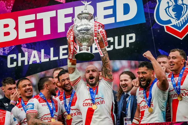 Hull KR, Betfred Challenge Kupası 'nı 7 Haziran 2025' te Wembley Stadyumu 'nda oynanan Betfred Challenge Cup final Warrington Wolves vs Hull KR maçından sonra kaldırdı.