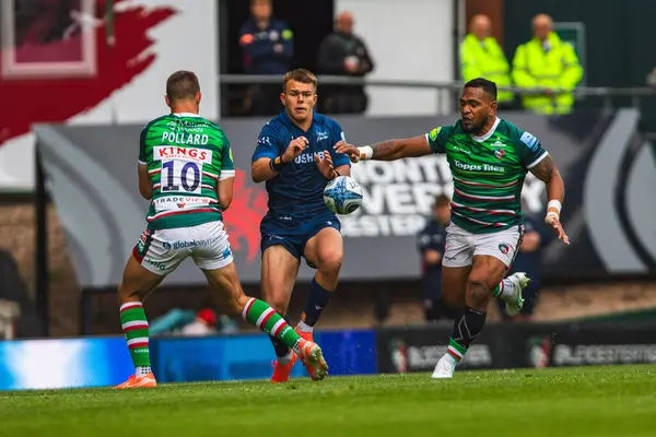 Leicester Tigers 'dan Handr Pollard ve Satış Köpekbalıkları' ndan Tom Roebuck Gallagher Premiership Play-off 'unda Leicester Tigers' a karşı Satış Köpekbalıkları Mattioli Woods Road Stadyumu, Leicester, 7 Haziran 2025