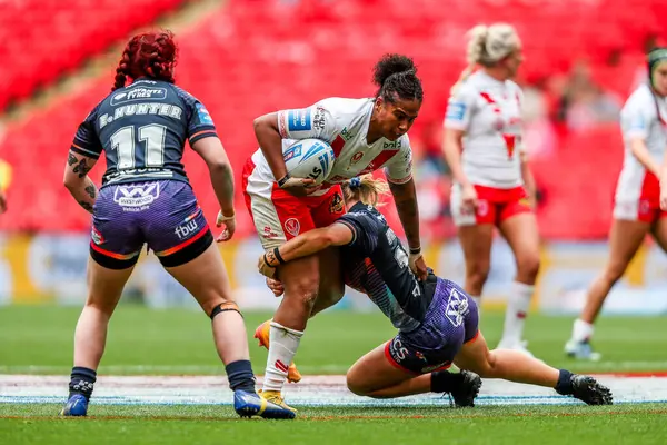 St Helens 'li Chantelle Crowl, 7 Haziran 2025' te Wembley Stadyumu 'nda düzenlenen Betfred Kadınlar Yarışma Kupası finalinde Wigan Warriors' a karşı.