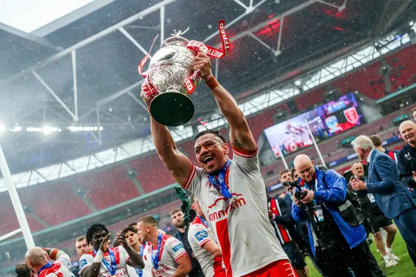 Hull KR, Betfred Challenge Kupası 'nı 7 Haziran 2025' te Wembley Stadyumu 'nda oynanan Betfred Challenge Cup final Warrington Wolves vs Hull KR maçından sonra kaldırdı.