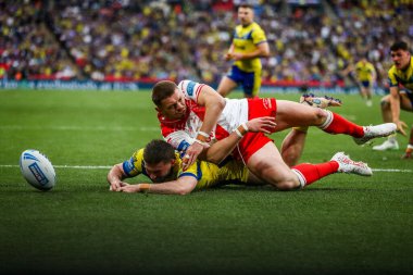 Warrington Wolves 'tan Adam Holroyd, daha sonra 7 Haziran 2025' te Wembley Stadyumu 'nda oynanan Betfred Challenge Cup Final Warrington Wolves vs Hull KR maçında elendi.