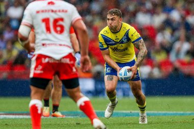Warrington Wolves 'tan Sam Powell, 7 Haziran 2025' te Londra, Wembley Stadyumu 'nda oynanan Betfred Challenge Cup Final Warrington Wolves vs Hull KR maçında görev başında.