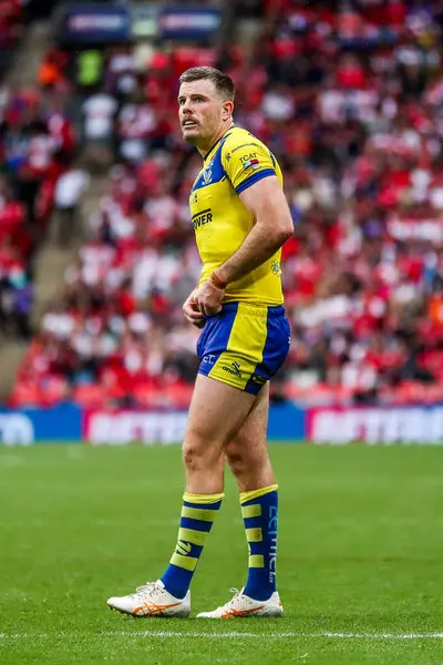 Warrington Wolves 'tan Lachlan Fitzgibbon, 7 Haziran 2025' te Wembley Stadyumu 'nda oynanan Betfred Challenge Cup Final Warrington Wolves vs Hull KR maçında görülüyor.