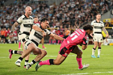 Castleford Tigers takımından Tom Amone, 13 Haziran 2025 'te MKM Stadyumu' nda oynanan Betfred Süper Lig 14. Hull FC Castleford Tigers maçında gol attı.