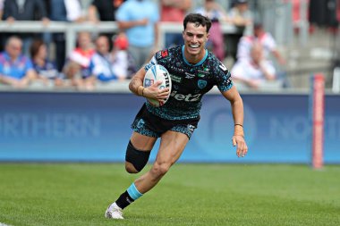 Leoparlar 'dan David Armstrong, 15 Haziran 2025' te Birleşik Krallık 'ın Wakefield Stadyumu' ndaki Wakefield Trinity-Leigh Stadyumu maçında 14.