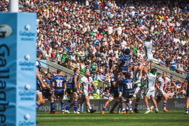 Leicester, İngiltere 'nin Twickenham kentindeki Allianz Stadyumu' nda oynanan 2025 Bath Rugby - Leicester Tigers play-off finalinde play-out 'u kazandı.