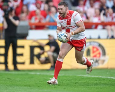 Hull KR 'dan James Batchelor, 13 Haziran 2025' te İngiltere 'nin Hull kentinde bulunan Kingston Grubu Craven Park' ta 14. Hull KR 'a karşı yapılan Betfred Süper Lig Raundu' nda şansını deniyor.