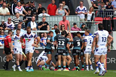 Leigh Leoparları 'ndan David Armstrong' un 15 Haziran 2025 'te DIY Kitchens Stadyumu, Wakefield, Birleşik Krallık' ta oynanan 14. Betfred Süper Lig karşılaşmasında attığı golü kutlayalım.